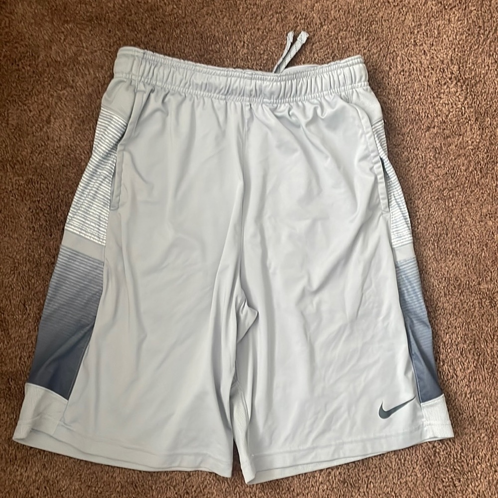 Men’s Nike Dri-Fit Basketball shorts, grey color medium size